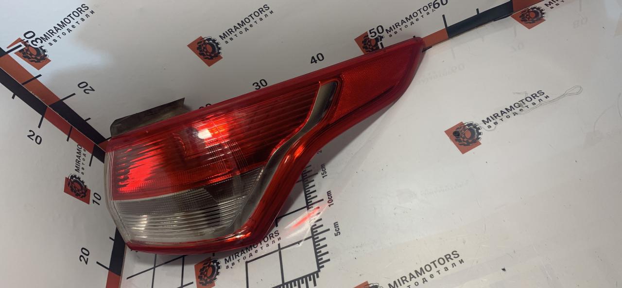 фонарь задний правый Ford Escape 3 поколение C520 2014, 2.5 л., бензин, АКПП, внедорожник 5 дв. - фото №1