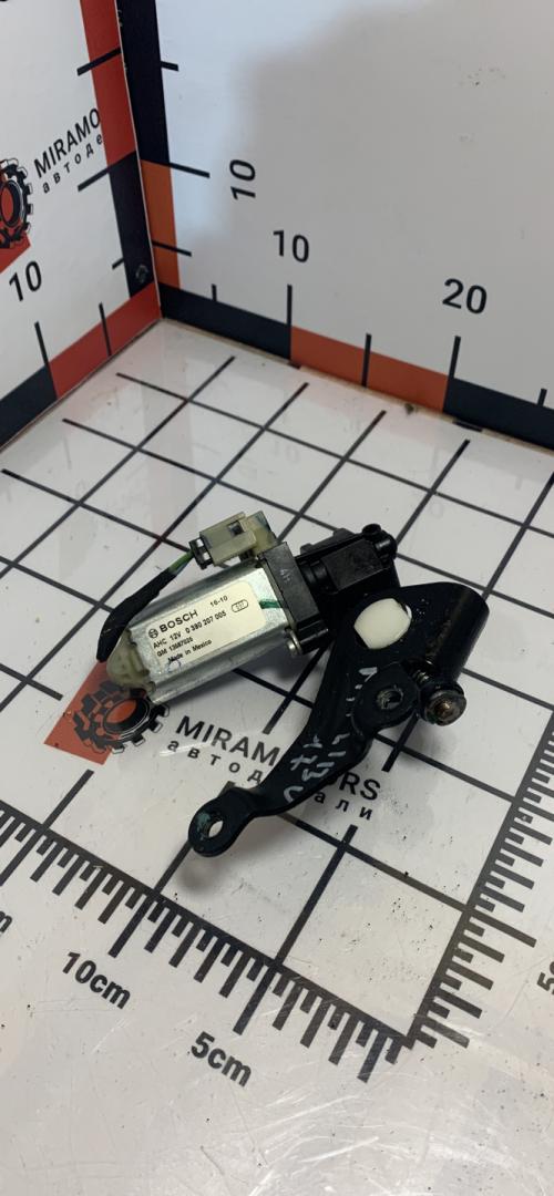 моторчик регулировки сиденья Chevrolet Malibu 9 поколение 2017, 1.5 л., бензин, АКПП, седан - фото №1