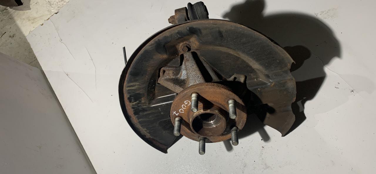 ступица передняя левая Ford Escape 3 поколение C520 2013, 1.5 л., бензин, АКПП, внедорожник 5 дв. - фото №1