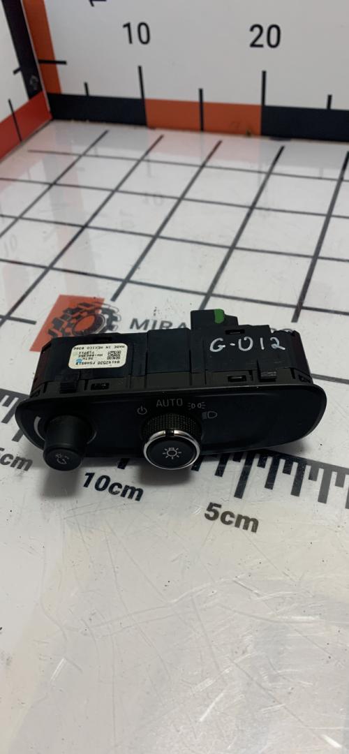 переключатель света Chevrolet Equinox 3 поколение 2018, 1.5 л., бензин, АКПП, внедорожник 5 дв. - фото №1