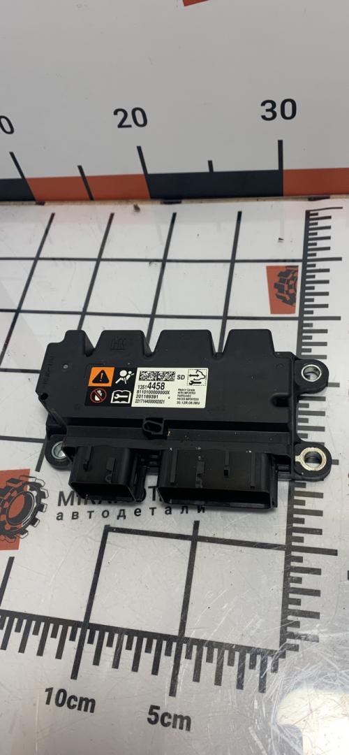 блок AirBag Chevrolet Equinox 3 поколение 2018, 1.5 л., бензин, АКПП, внедорожник 5 дв., 13514458 - фото №1