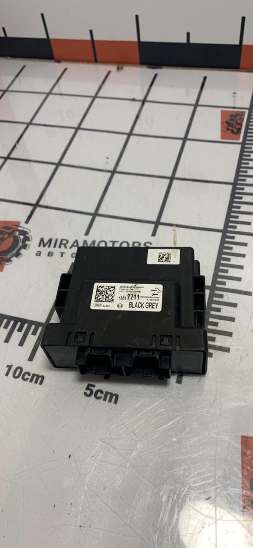 блок управления парктрониками Chevrolet Equinox 3 поколение 2018, 1.5 л., бензин, АКПП, внедорожник 5 дв., 13517711 - фото №1