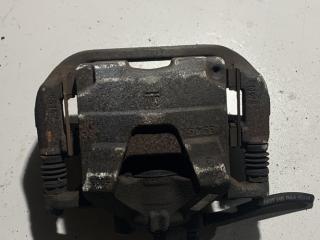 суппорт передний левый Buick Encore 1 поколение 2016, 1.4 л., АКПП, внедорожник 5 дв.