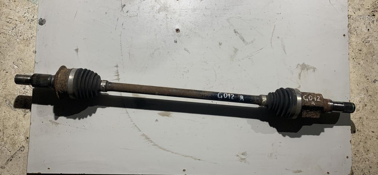 полуось задняя (приводной вал, ШРУС) Chevrolet Equinox 3 поколение 2018, 1.5 л., бензин, АКПП, внедорожник 5 дв. - фото №1