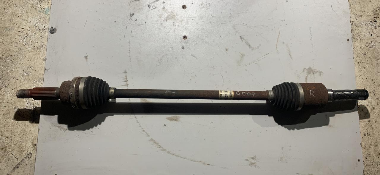 полуось задняя (приводной вал, ШРУС) Ford Escape 3 поколение C520 2013, 1.5 л., бензин, АКПП, внедорожник 5 дв. - фото №1