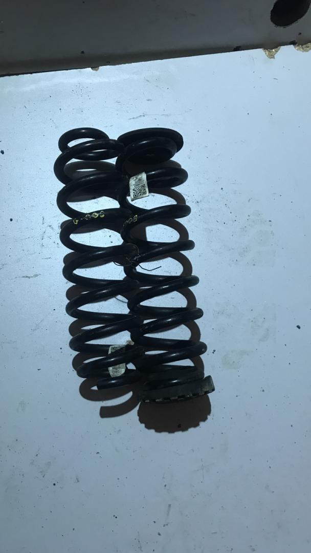 пружина задняя Chevrolet Malibu 9 поколение 2016, 1.5 л., бензин, АКПП, седан - фото №1