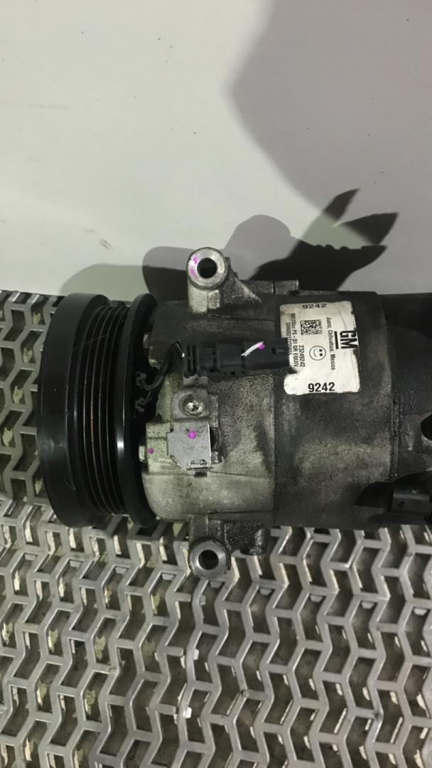 компрессор кондиционера GMC Terrain 2 поколение 2018, 2.0 л., бензин, АКПП, внедорожник 5 дв. - фото №1