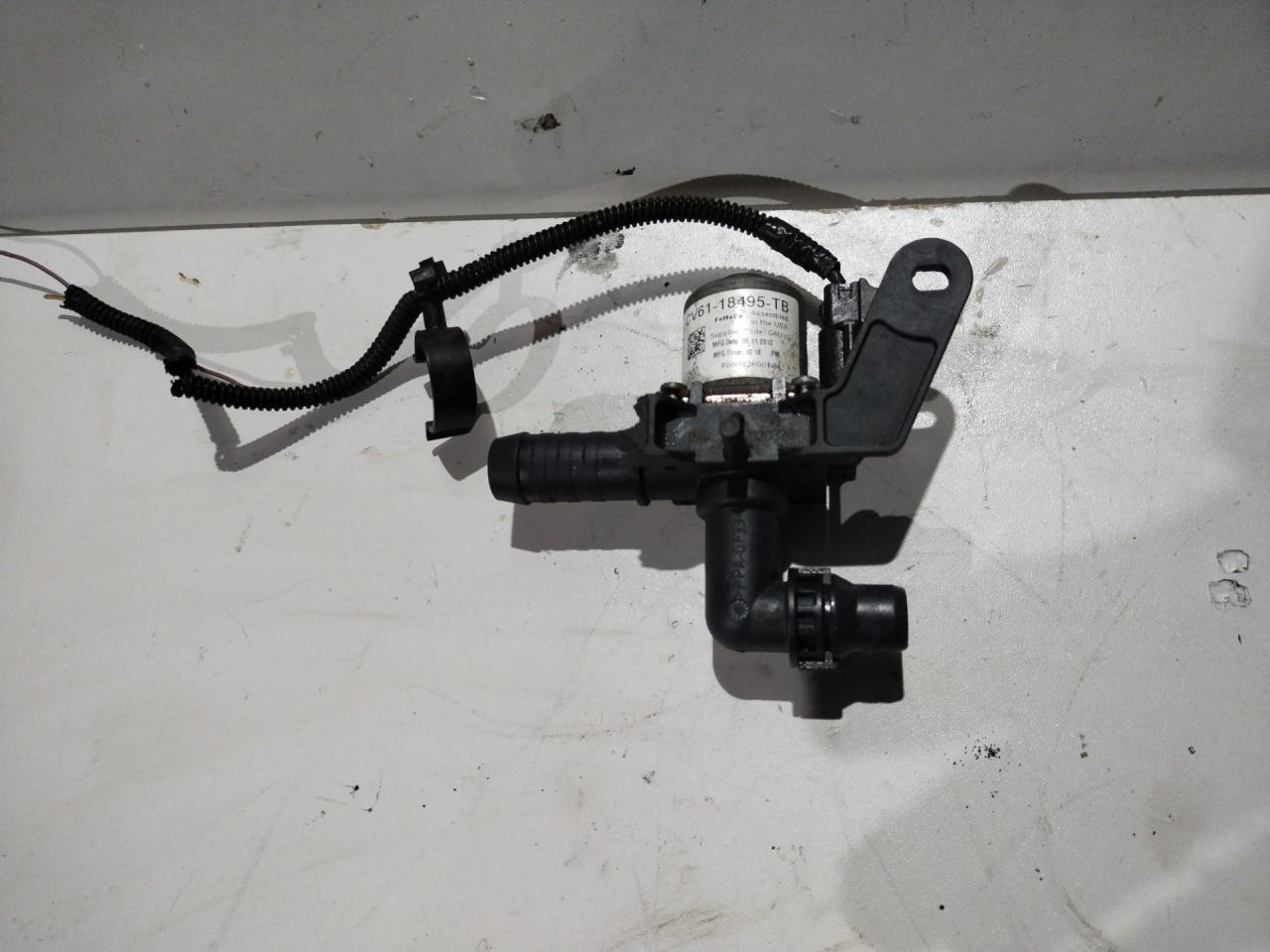 кран отопителя (печки) Ford Escape 3 поколение C520 2013, 1.5 л., бензин, АКПП, внедорожник 5 дв. - фото №1