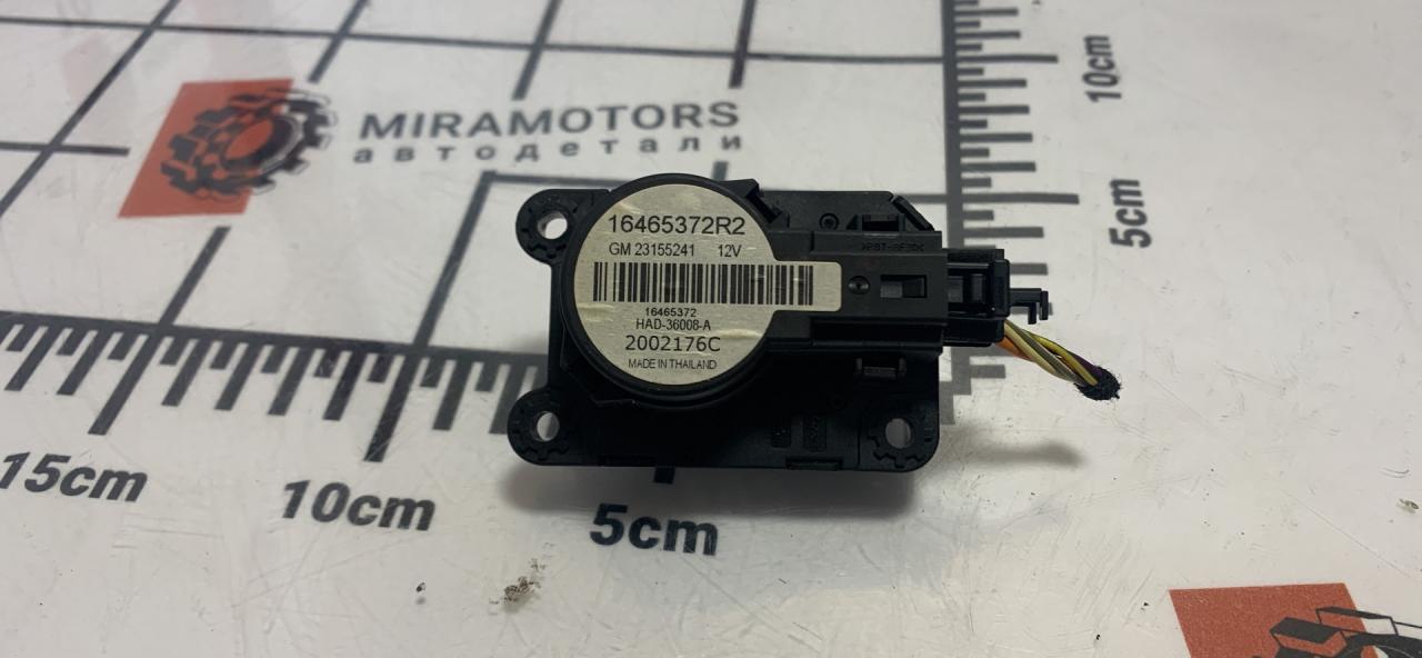 моторчик заслонки печки Chevrolet Equinox 3 поколение 2018, 1.5 л., бензин, АКПП, внедорожник 5 дв. - фото №1