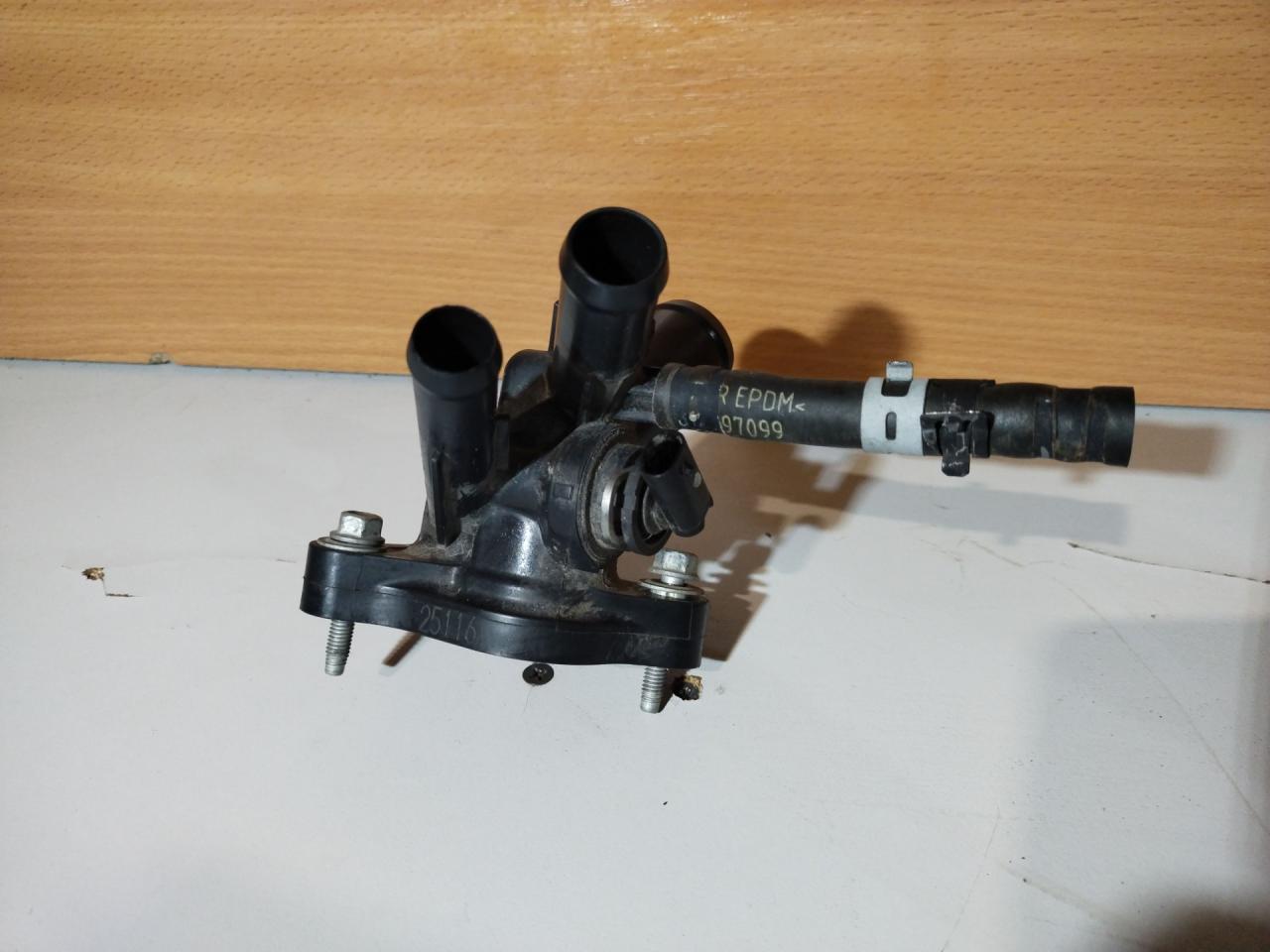 термостат Chevrolet Malibu 9 поколение 2017, 1.5 л., бензин, АКПП, седан - фото №1