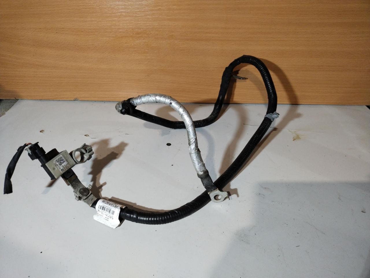 плюсовой провод аккумулятора Chevrolet Malibu 9 поколение 2017, 1.5 л., бензин, АКПП, седан - фото №1