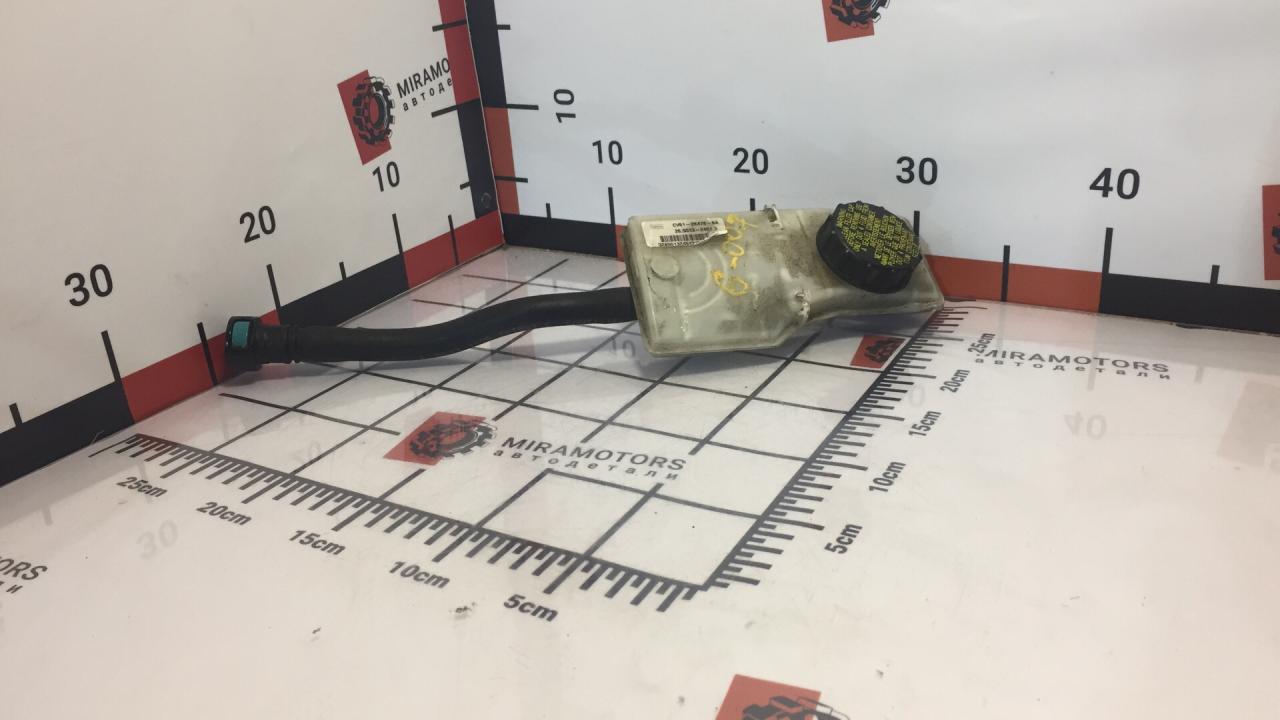 бачок тормозной жидкости Ford Escape 3 поколение C520 2013, 1.5 л., бензин, АКПП, внедорожник 5 дв. - фото №1