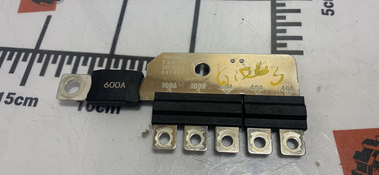 предохранитель высоковольтный Chevrolet Cruze 2 поколение 2017, 1.4 л., бензин, АКПП, седан - фото №1