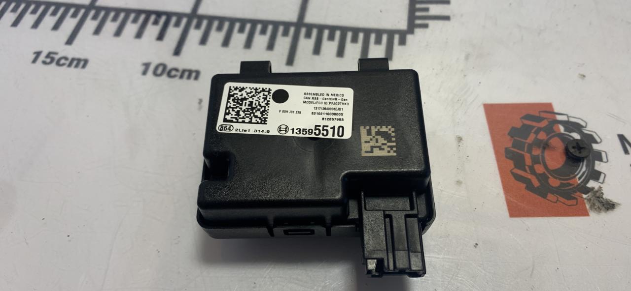 блок управления (другие) Chevrolet Equinox 3 поколение 2018, 1.5 л., бензин, АКПП, внедорожник 5 дв., 13595510 - фото №1