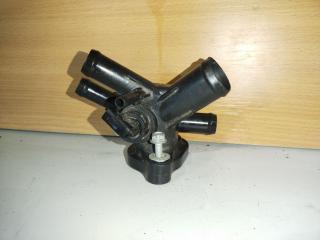 фланец (тройник) системы охлаждения Chevrolet Malibu 9 поколение 2016, 1.5 л., бензин, АКПП, седан