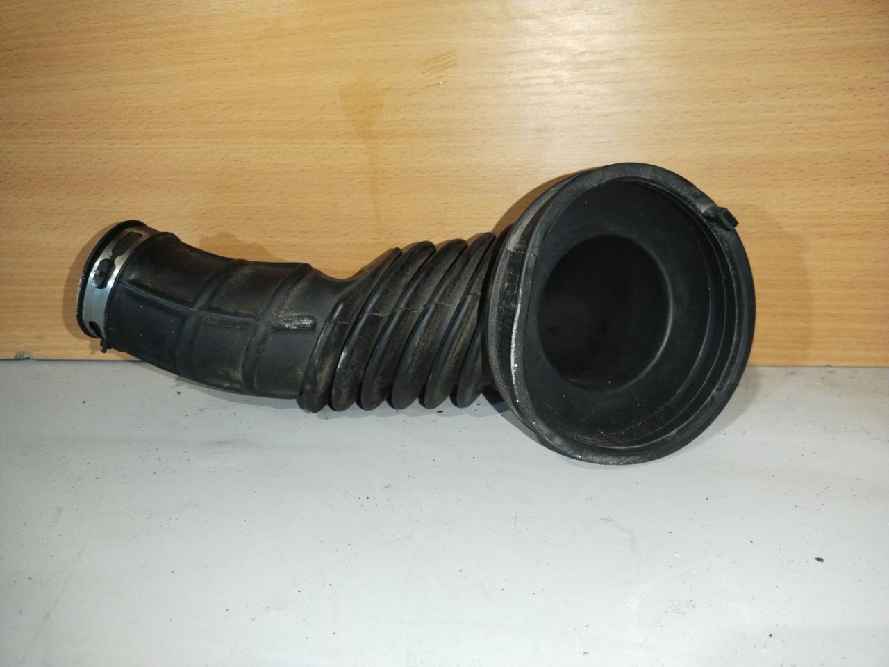 патрубок воздушного фильтра Chevrolet Malibu 9 поколение 2016, 1.5 л., бензин, АКПП, седан - фото №1