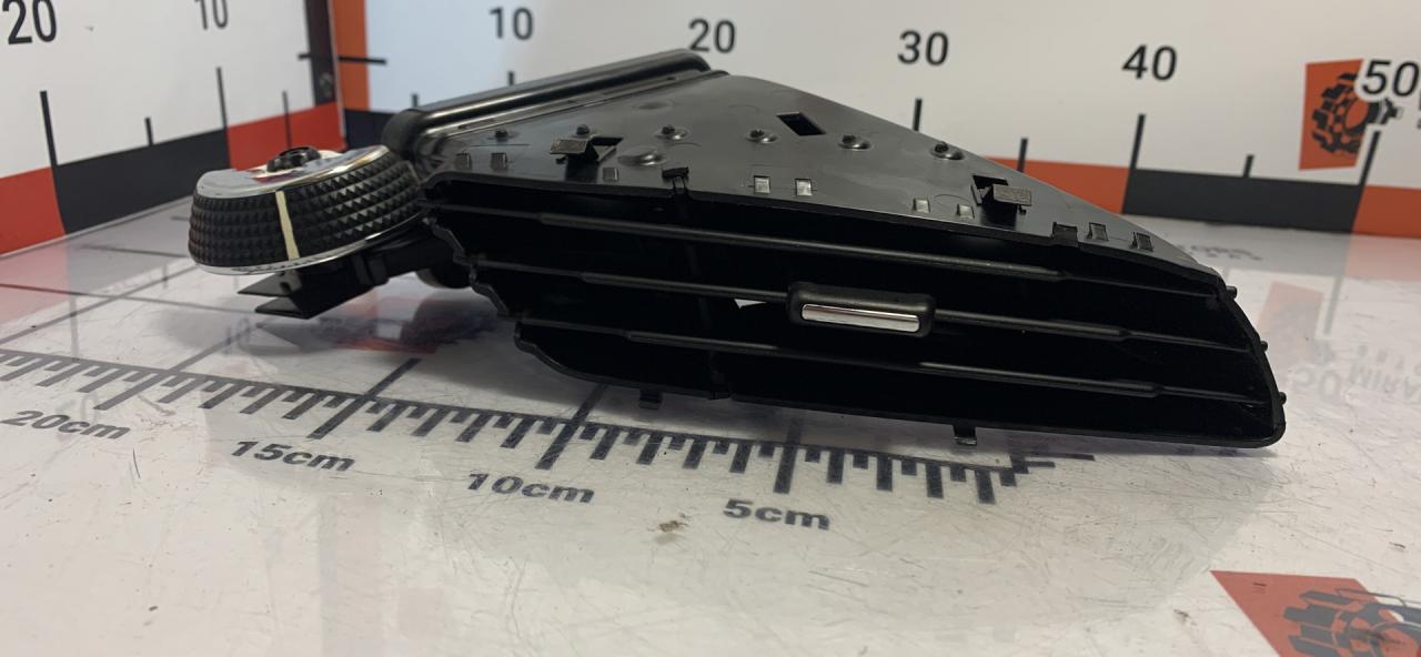 дефлектор обдува салона Ford Escape 3 поколение C520 2013, 1.5 л., бензин, АКПП, внедорожник 5 дв. - фото №1