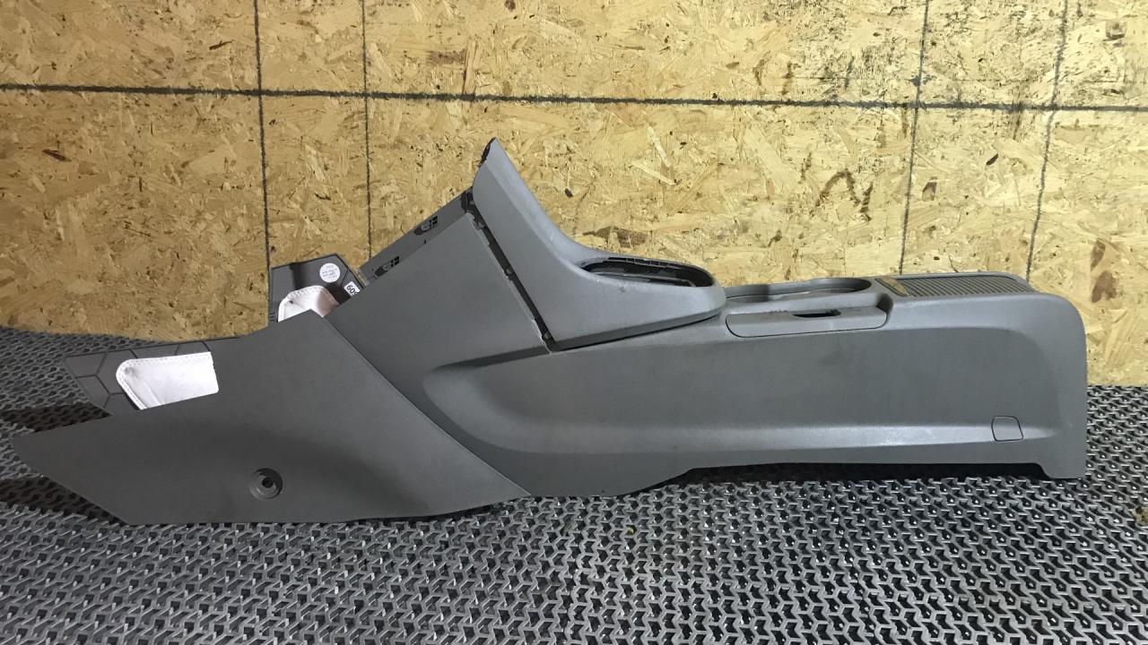 подлокотник Buick Encore 1 поколение 2016, 1.4 л., АКПП, внедорожник 5 дв. - фото №1