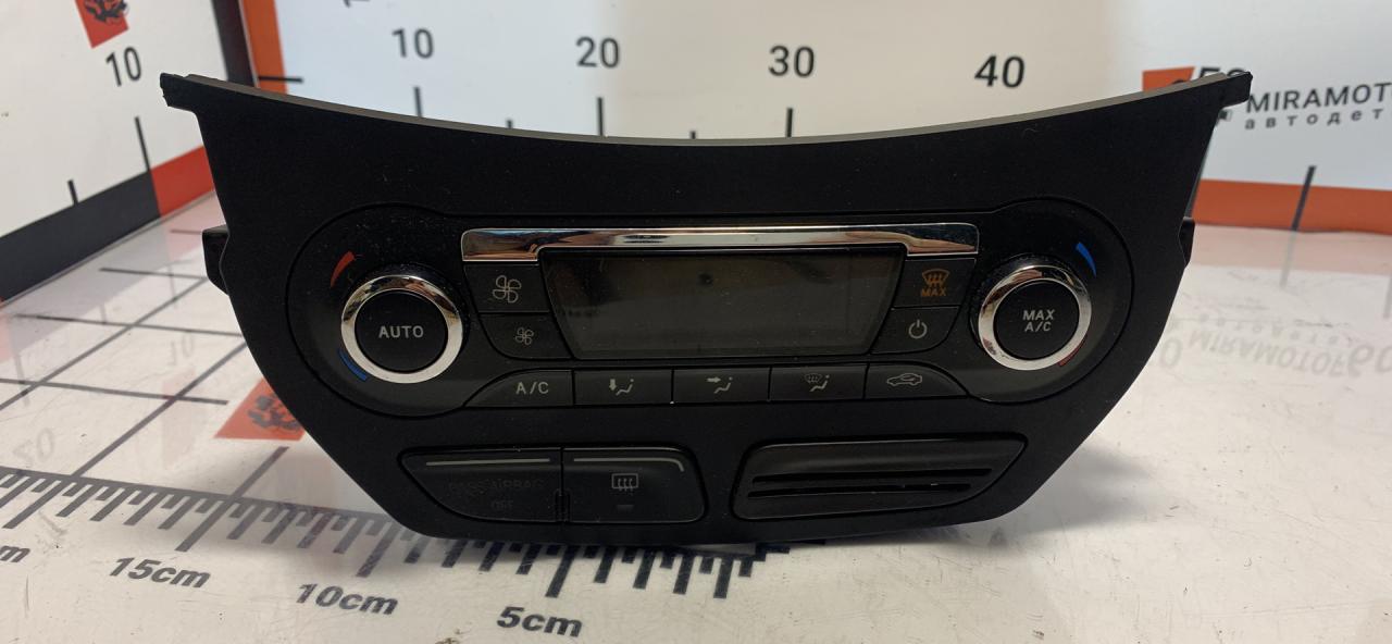 блок управления печки / климат-контроля Ford Escape 3 поколение C520 2013, 1.5 л., бензин, АКПП, внедорожник 5 дв. - фото №1