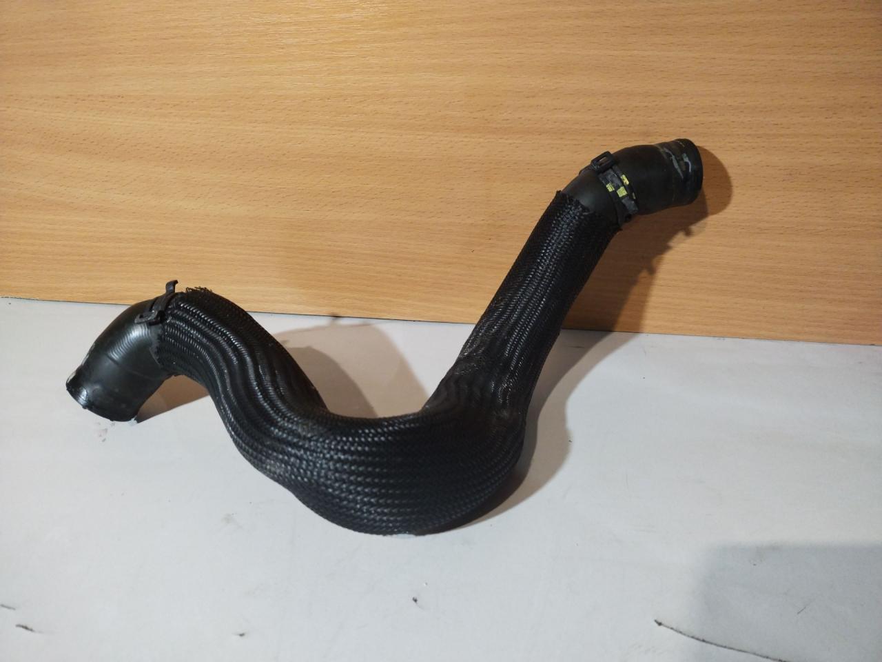 патрубок (трубопровод, шланг) Chevrolet Malibu 9 поколение 2016, 1.5 л., бензин, АКПП, седан - фото №1