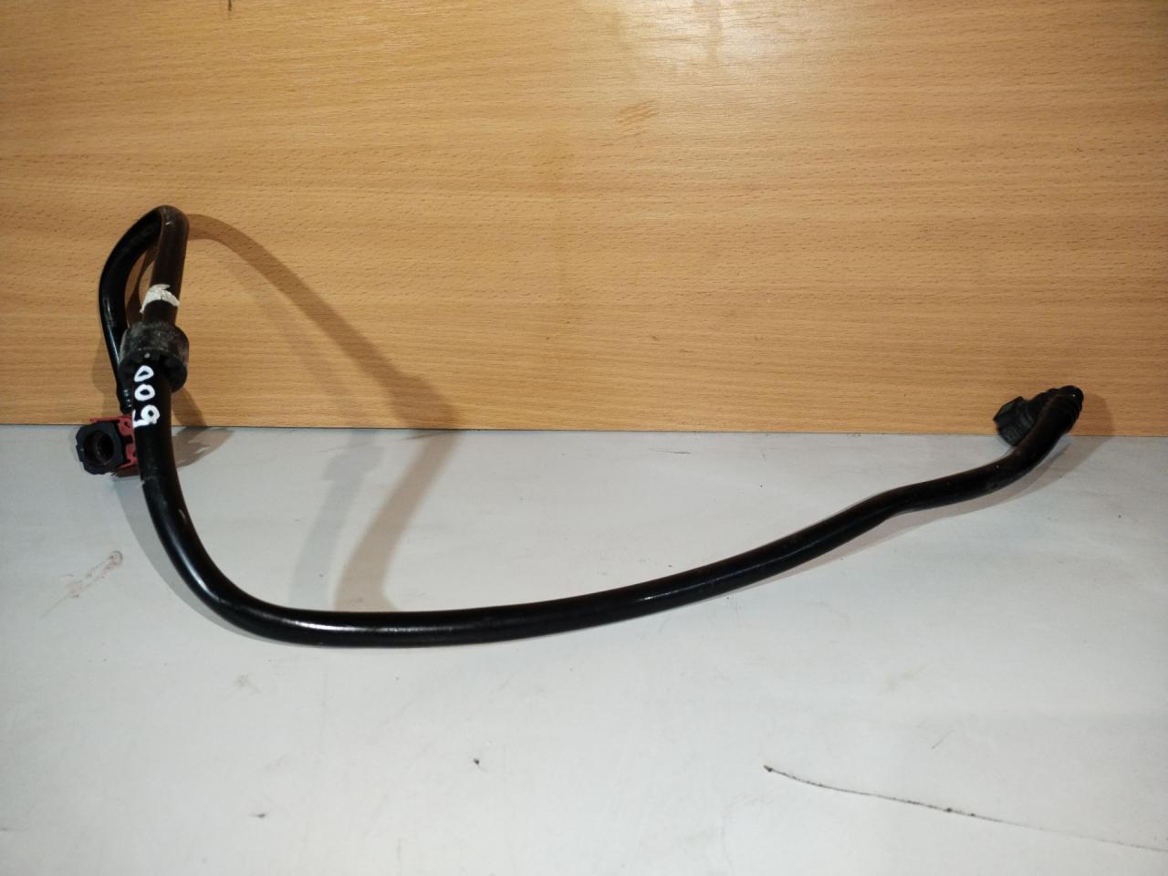 трубка топливная Chevrolet Malibu 9 поколение 2016, 1.5 л., бензин, АКПП, седан - фото №1