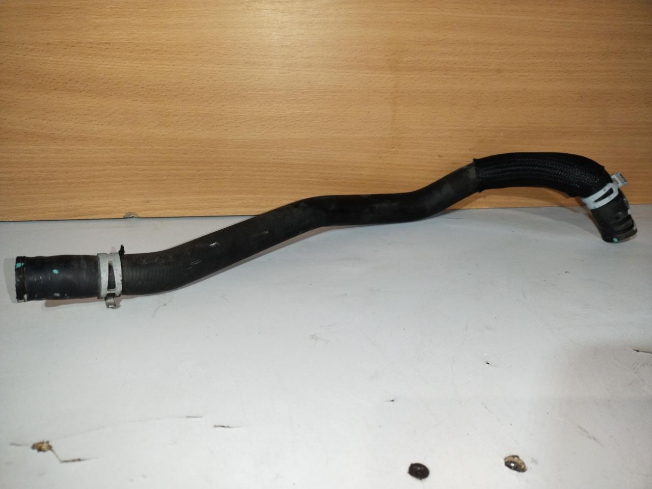 патрубок (трубопровод, шланг) Chevrolet Malibu 9 поколение 2016, 1.5 л., бензин, АКПП, седан - фото №1