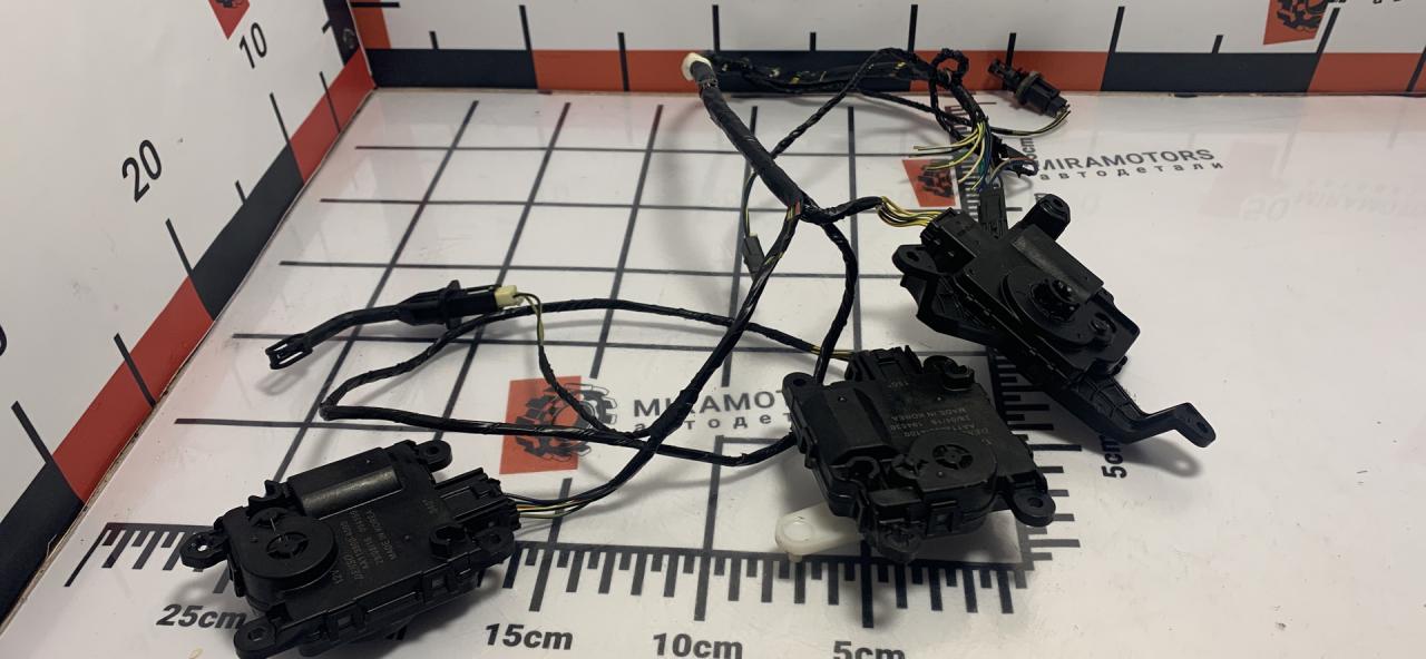 моторчик заслонки печки Chevrolet Malibu 9 поколение 2017, 1.5 л., бензин, АКПП, седан - фото №1