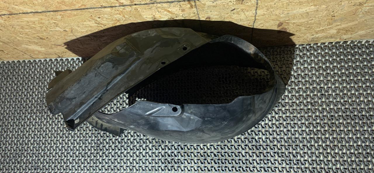 защита арок передняя правая (подкрылок) Ford Escape 3 поколение C520 2014, 2.5 л., бензин, АКПП, внедорожник 5 дв. - фото №1