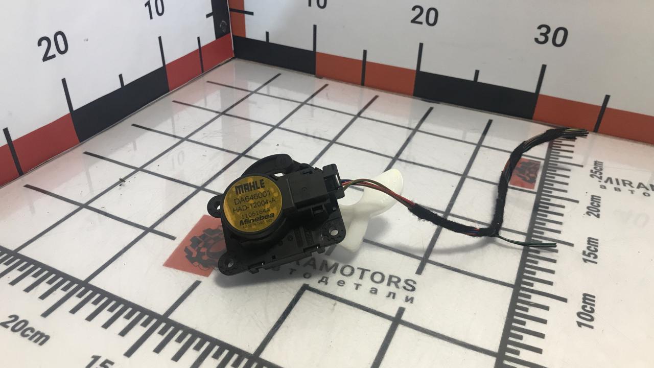 моторчик заслонки печки Chevrolet Cruze 2 поколение 2017, 1.4 л., бензин, АКПП, седан - фото №1