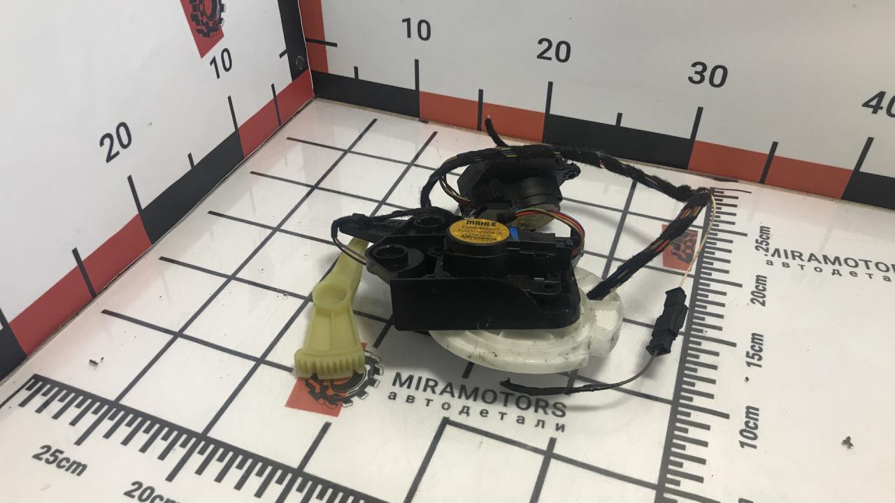 моторчик печки Chevrolet Cruze 2 поколение 2017, 1.4 л., бензин, АКПП, седан - фото №1