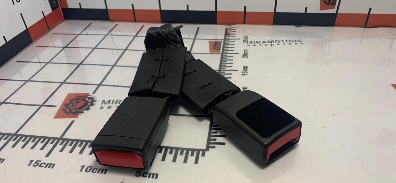 замок ремня безопасности GMC Terrain 2 поколение 2018, 2.0 л., бензин, АКПП, внедорожник 5 дв. - фото №1