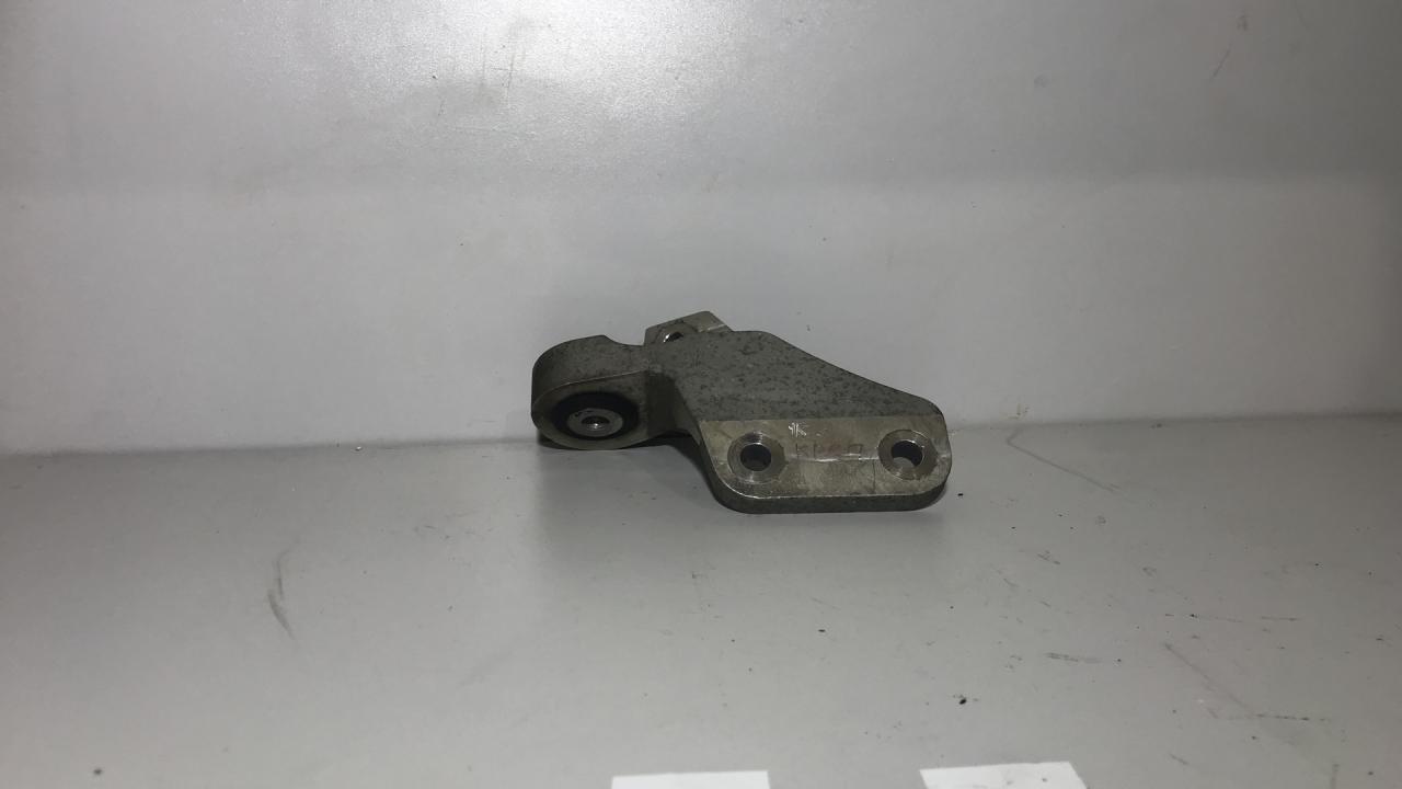 кронштейн двигателя Chevrolet Equinox 3 поколение 2018, 1.5 л., бензин, АКПП, внедорожник 5 дв. - фото №1