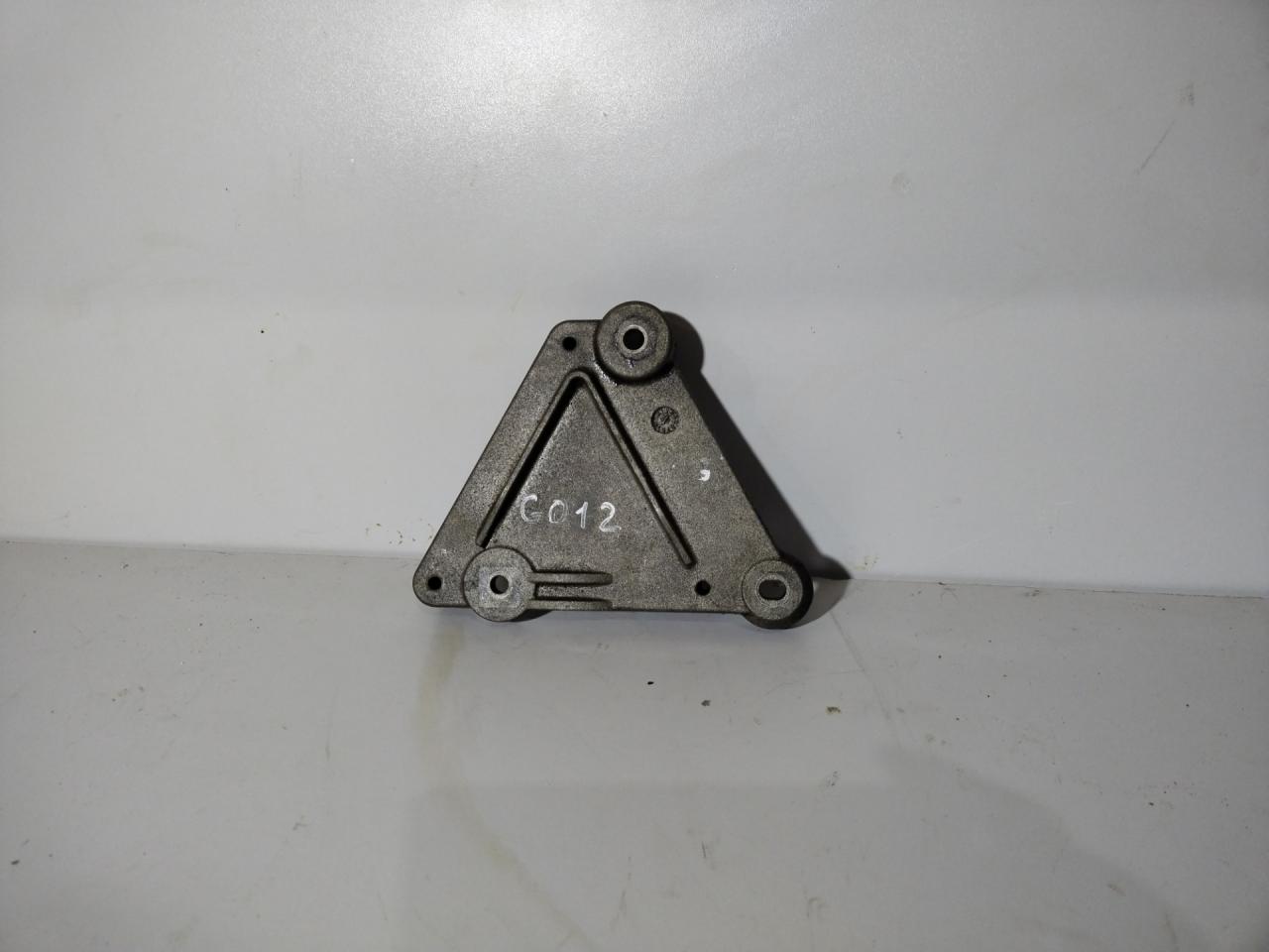 кронштейн компрессора кондиционера Chevrolet Equinox 3 поколение 2018, 1.5 л., бензин, АКПП, внедорожник 5 дв. - фото №1