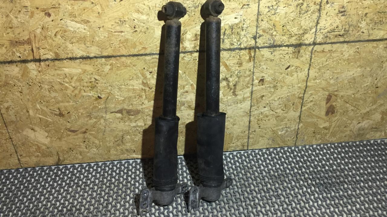 амортизатор задний Chevrolet Equinox 3 поколение 2018, 1.5 л., бензин, АКПП, внедорожник 5 дв. - фото №1