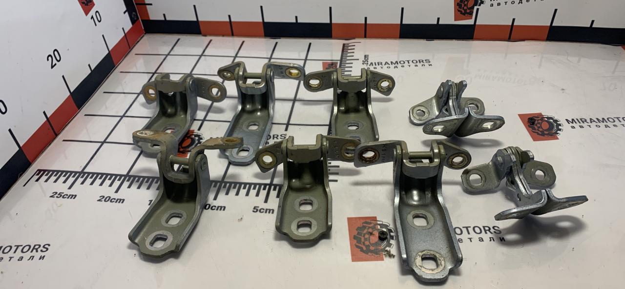 петля двери Chevrolet Malibu 9 поколение 2017, 1.5 л., бензин, АКПП, седан - фото №1