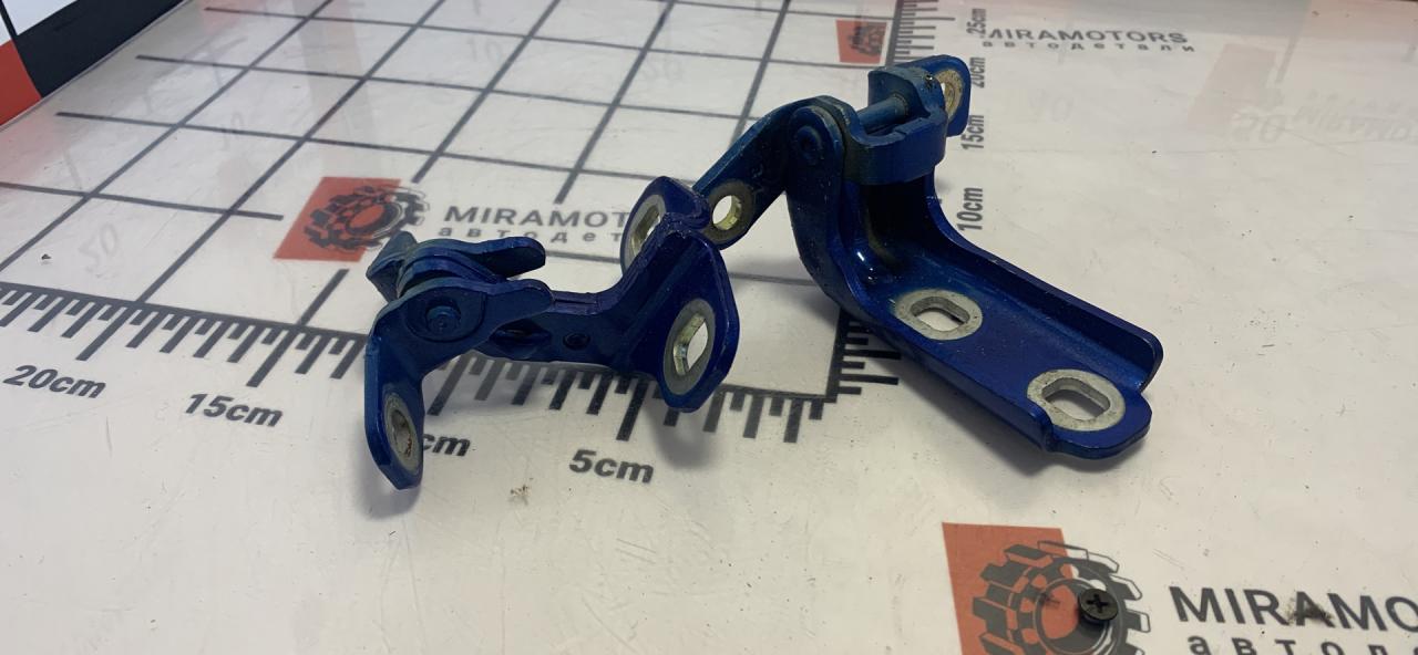 петля двери Chevrolet Cruze 2 поколение 2017, 1.4 л., бензин, АКПП, седан - фото №1