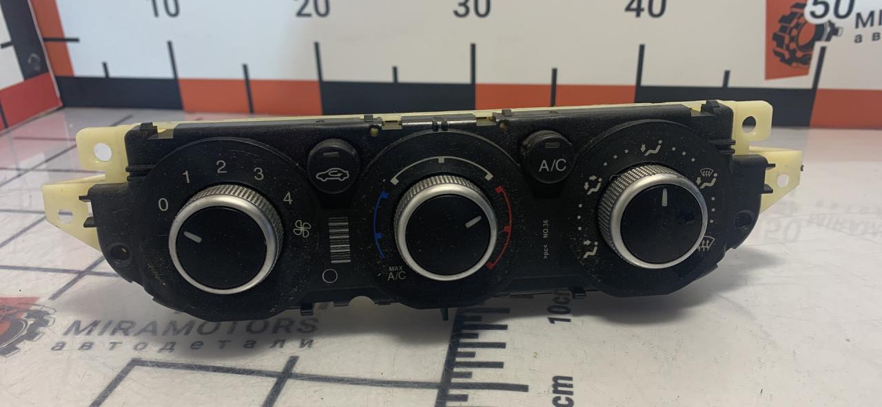блок управления печки / климат-контроля Ford Escape 3 поколение C520 2014, 2.5 л., бензин, АКПП, внедорожник 5 дв. - фото №1