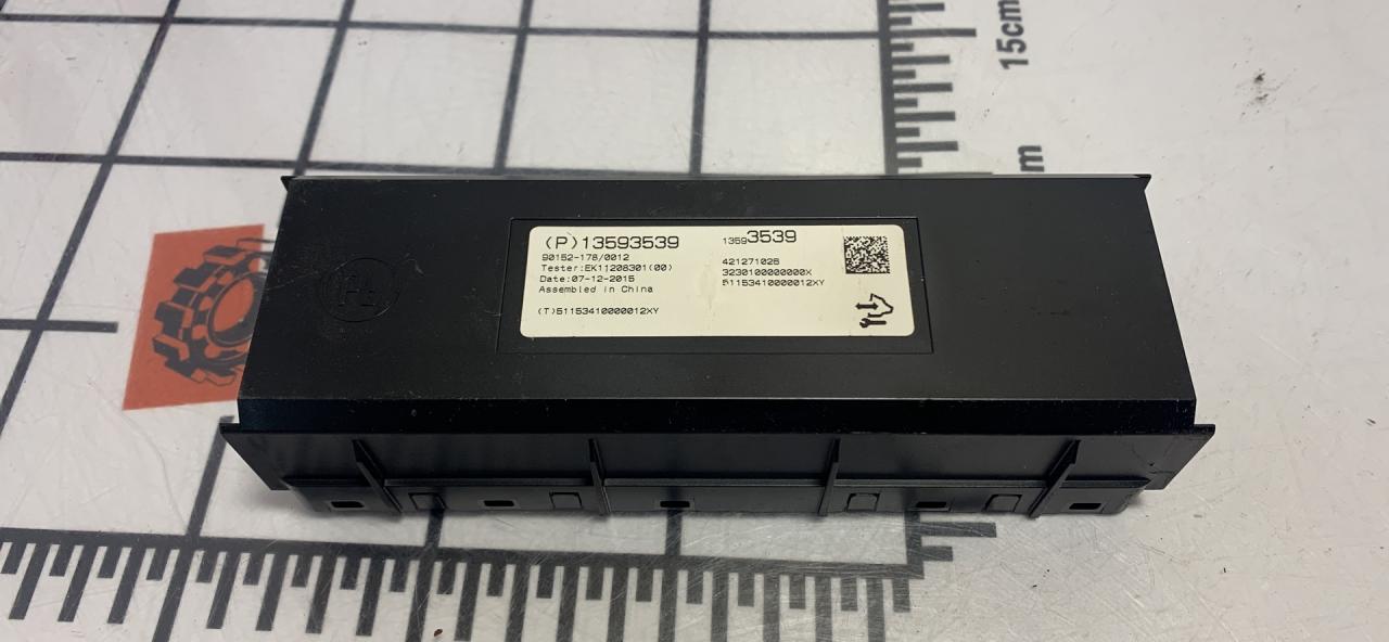 блок комфорта Chevrolet Malibu 9 поколение 2016, 1.5 л., бензин, АКПП, седан, 13593539 - фото №1