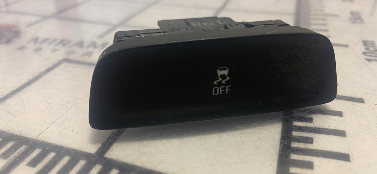 кнопка (выключатель) Chevrolet Malibu 9 поколение 2017, 1.5 л., бензин, АКПП, седан - фото №1