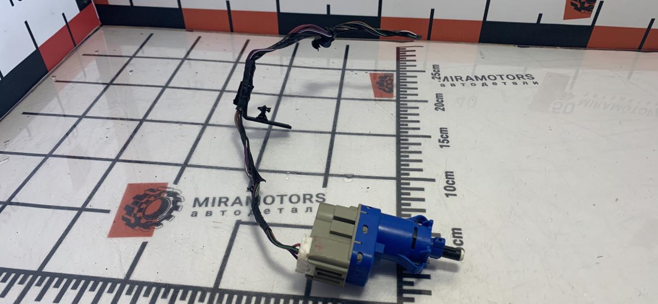 Датчик педали тормоза (лягушка) Ford Escape 3 поколение C520 2013, 1.5 л., бензин, АКПП, внедорожник 5 дв., 8T4T96854-AA - фото №1