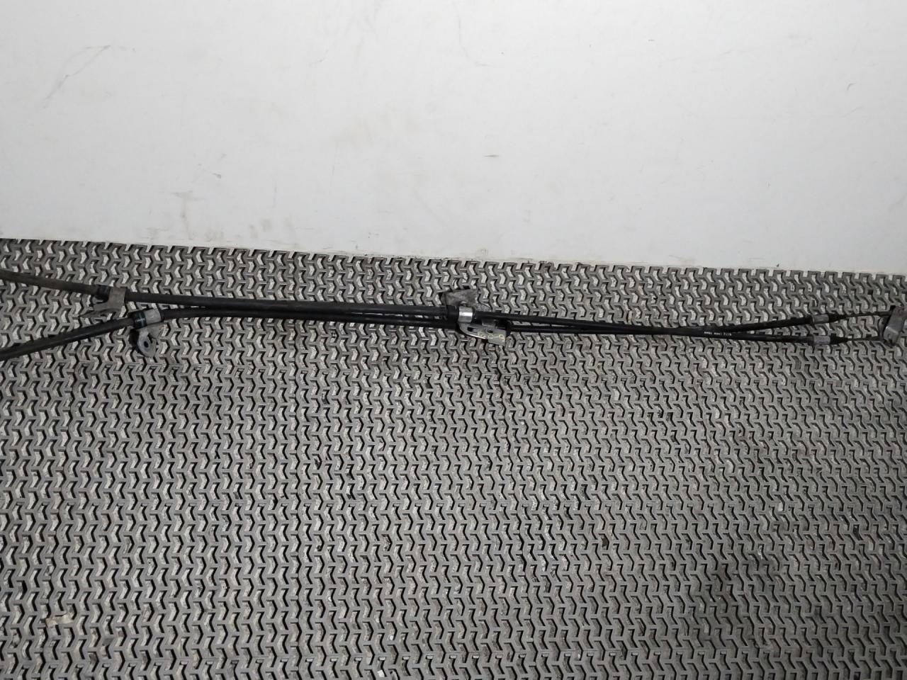 трос ручника Chevrolet Cruze 2 поколение 2017, 1.4 л., бензин, АКПП, седан, AAN549412216 - фото №1