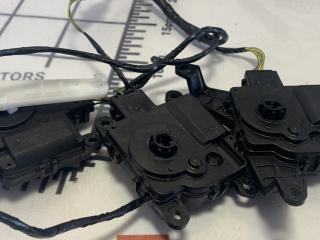 моторчик заслонки печки Chevrolet Malibu 9 поколение 2016, 1.5 л., бензин, АКПП, седан, AA113800-4090