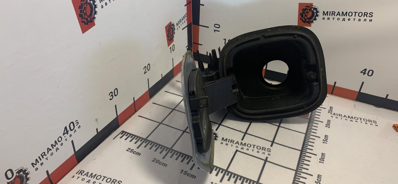 лючок топливного бака Chevrolet Malibu 9 поколение 2017, 1.5 л., бензин, АКПП, седан - фото №1