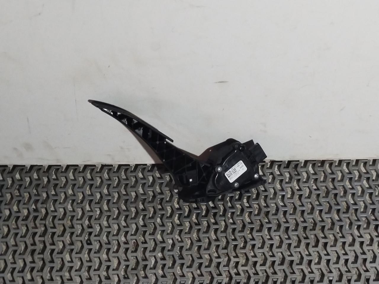 педаль Chevrolet Cruze 2 поколение 2017, 1.4 л., бензин, АКПП, седан, 6PV011554-07 - фото №1