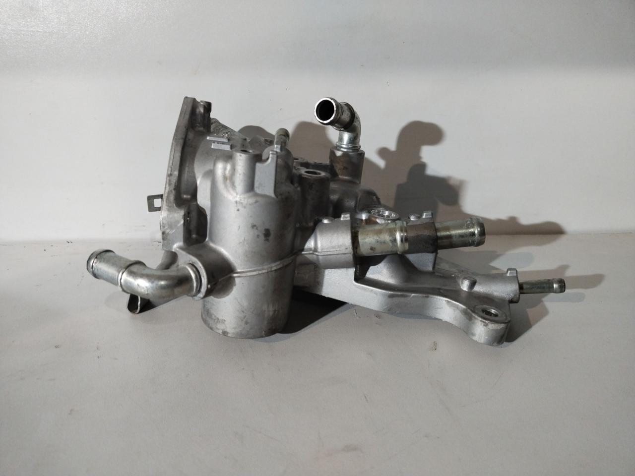 корпус термостата Acura TLX 3-е поколение 2021, 2.0 л., бензин, АКПП, седан, 95073208 - фото №1