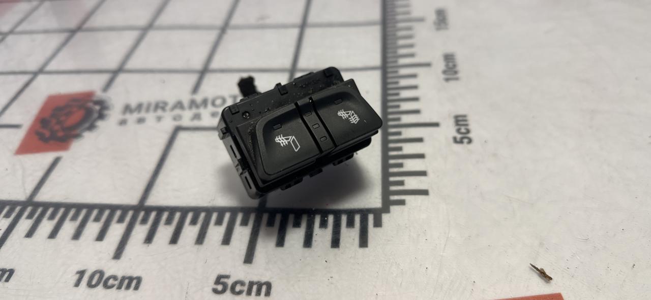 кнопка обогрева сидений GMC Terrain 2 поколение 2018, 2.0 л., бензин, АКПП, внедорожник 5 дв., 00503A02 - фото №1