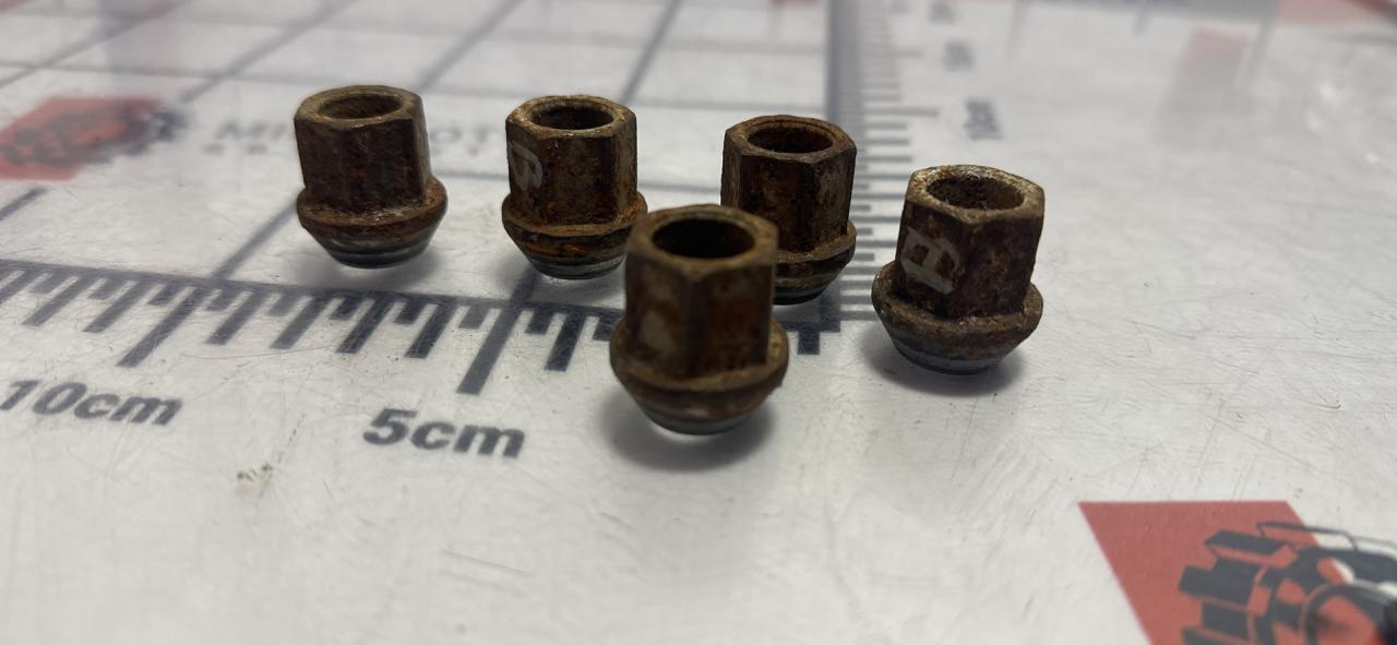 гайка колесная Buick Encore 1 поколение 2016, 1.4 л., АКПП, внедорожник 5 дв., DS73-F13065-BC3ZRE - фото №1