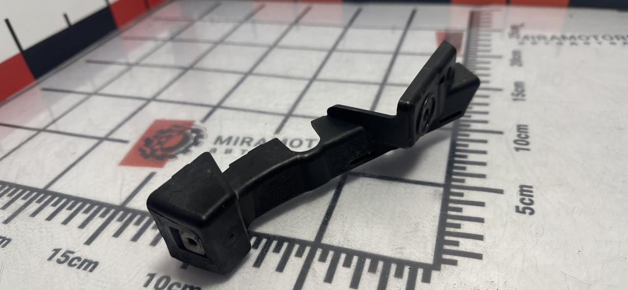 крепление бампера Chevrolet Malibu 9 поколение 2017, 1.5 л., бензин, АКПП, седан, DS73F46668AJ35B8 - фото №1