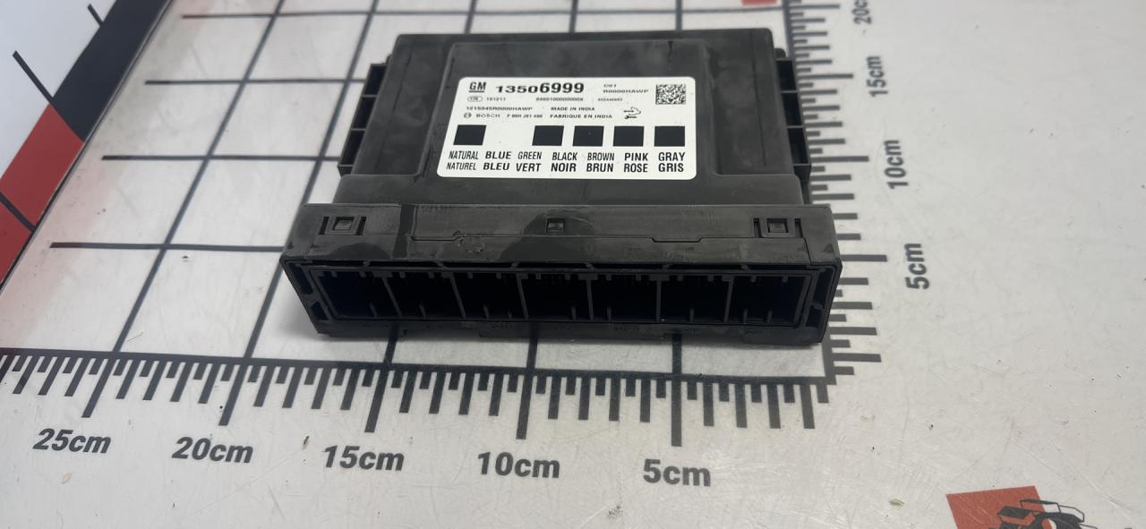 блок управления (другие) Buick Encore 1 поколение 2016, 1.4 л., АКПП, внедорожник 5 дв., 13506999 - фото №1