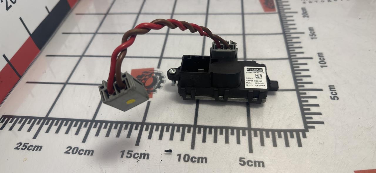 сопротивление печки Ford Escape 3 поколение C520 2013, 1.5 л., бензин, АКПП, внедорожник 5 дв., AV6N-19E624-AA - фото №1